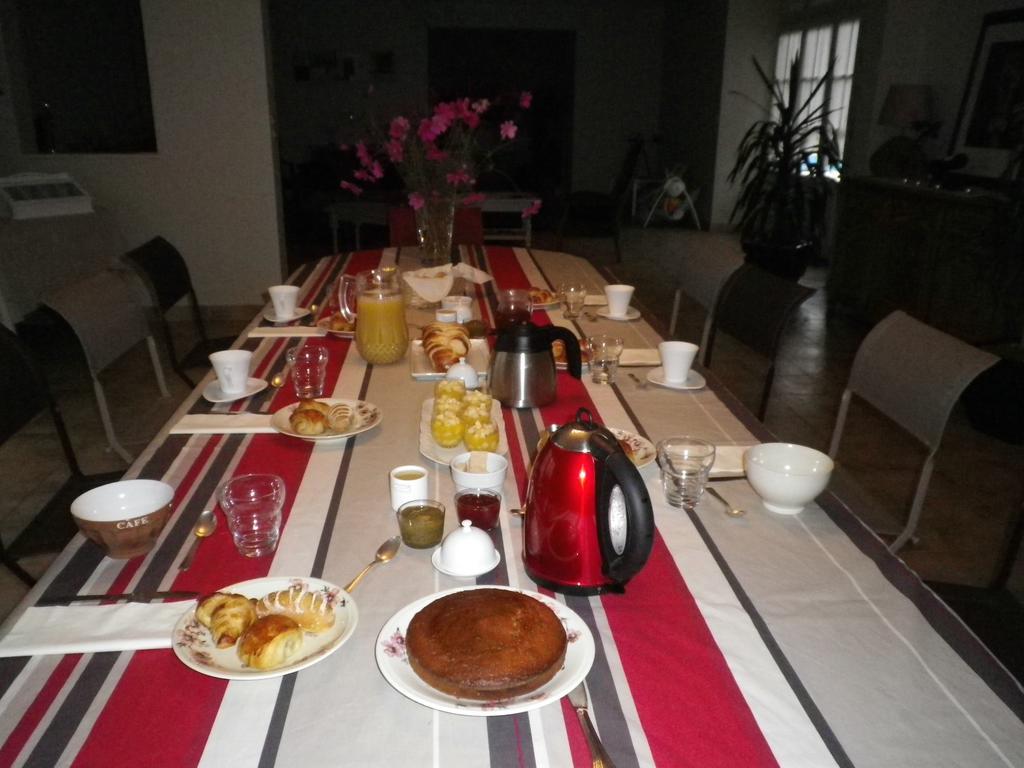 Logis Du Jacquelin Hotel Doussay Екстериор снимка